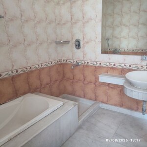 Bathroom in 4 BHK Villa at Unitech Aspen Greens, Sector 50 – for Rent