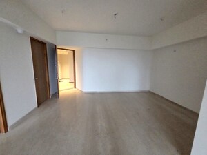 Room in 3.5 BHK Apartment at Lodha Bellagio, Powai – for Rent