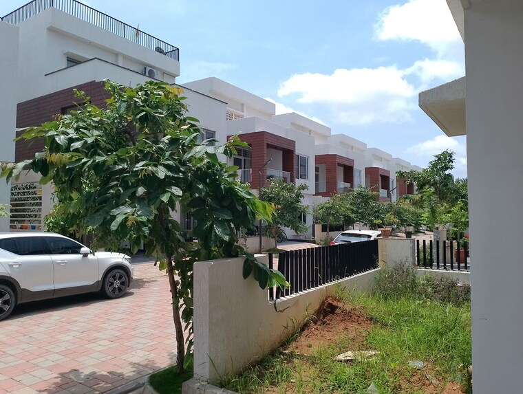 Balcony, pruthvi-adithya-belmont-greene 4 Bedroom 3416 Sq.Ft. Villa In Tellapur Hyderabad 10611048