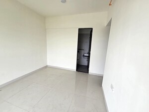 Room in 2 BHK Apartment at Sheth Avante, Kanjurmarg West – for Rent