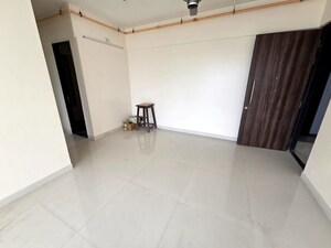 Room in 2 BHK Apartment at Sheth Avante, Kanjurmarg West – for Rent