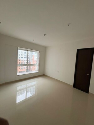 Room in 2 BHK Apartment at Hubtown Rising City, Ghatkopar East – for Rent