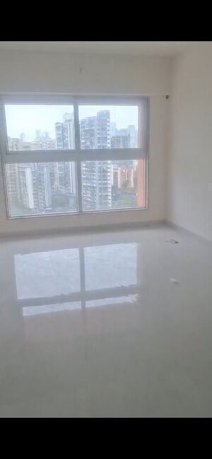 Room in 2 BHK Apartment at Ghodawat Skystar, Goregaon West – for Rent