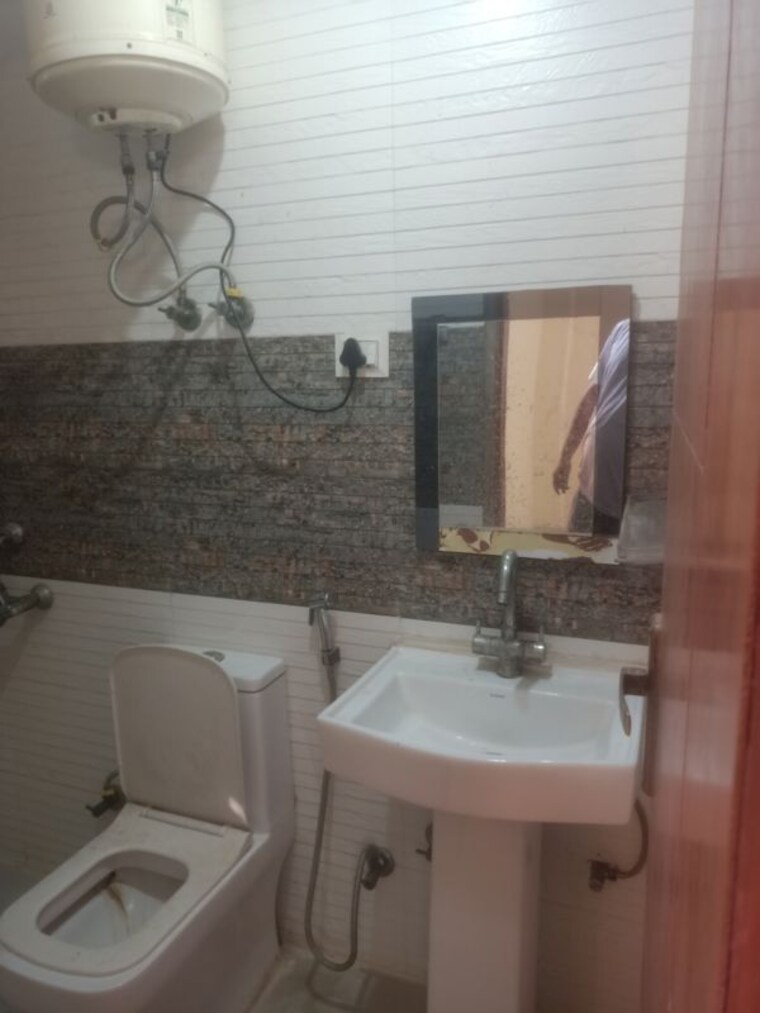 Bathroom, nangal dewat 2 Bedroom 750 Sq.Ft. Builder Floor In Nangal Dewat Delhi 10611100