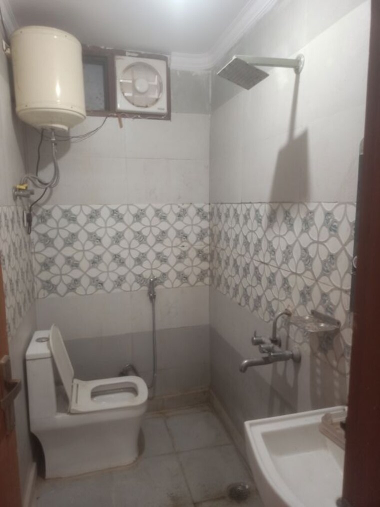 Bathroom, nangal dewat 2 Bedroom 750 Sq.Ft. Builder Floor In Nangal Dewat Delhi 10611100