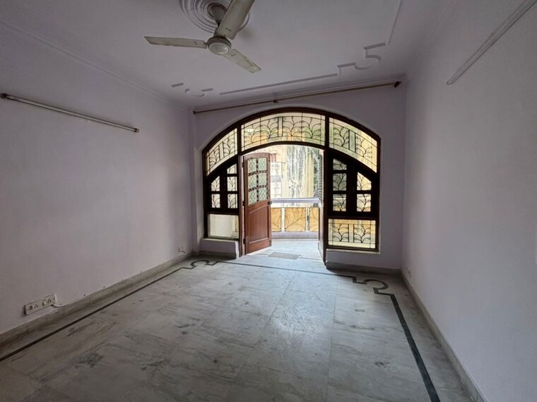 undefined, east of kailash 2 Bedroom 125 Sq.Yd. Builder Floor In East Of Kailash Delhi 10611103