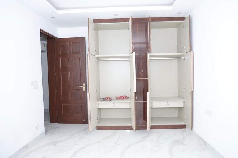 Room, vasant kunj 4 Bedroom 2200 Sq.Ft. Apartment In Vasant Kunj Delhi 10611108