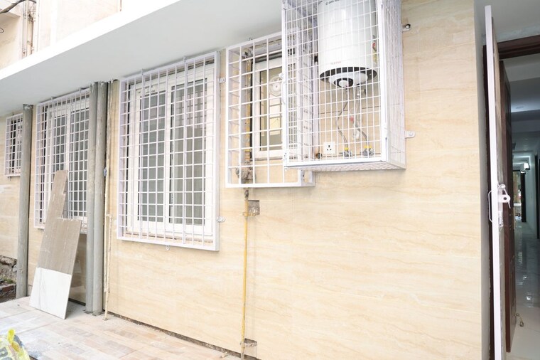 Room, vasant kunj 4 Bedroom 2200 Sq.Ft. Apartment In Vasant Kunj Delhi 10611108
