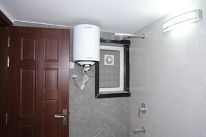 Furnished Amenities in 4 BHK Apartment at Vasant Kunj – for Rent
