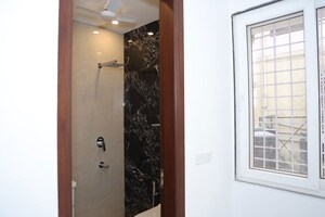 Furnished Amenities in 4 BHK Apartment at Vasant Kunj – for Rent