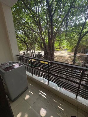Balcony in 1 BHK Builder Floor at Sushant Lok I – for Rent