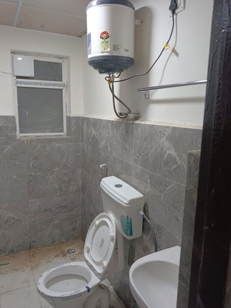 Bathroom, mrg-the-balcony 3 Bedroom 1020 Sq.Ft. Apartment In Sector 93 Gurgaon 10611125