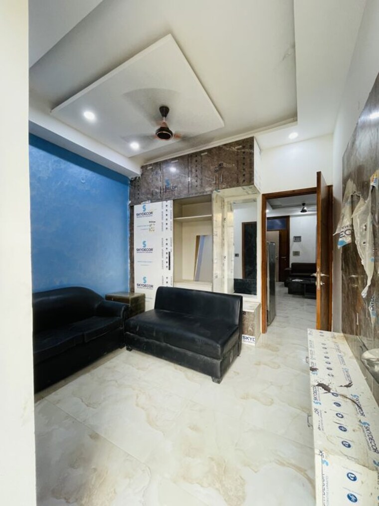 Living Room, sector 73 2 Bedroom 1100 Sq.Ft. Builder Floor In Sector 73 Noida 10611148
