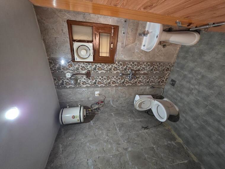  Parking, sector 55 3 Bedroom 1980 Sq.Ft. Builder Floor In Sector 55 Gurgaon 10611144