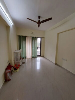 Room in 2 BHK Apartment at Divyam Heights, Andheri West – for Rent