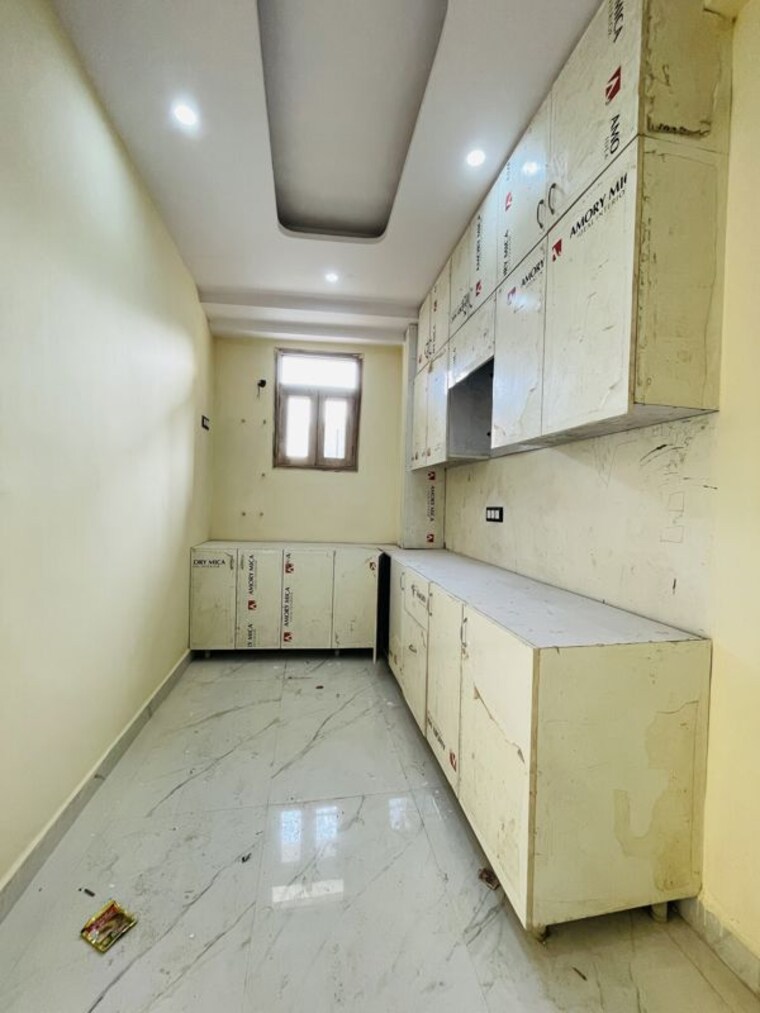 Kitchen, sector 73 3 Bedroom 1400 Sq.Ft. Builder Floor In Sector 73 Noida 10611156