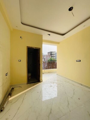 Room in 3 BHK Builder Floor at Sector 73 – for Sale