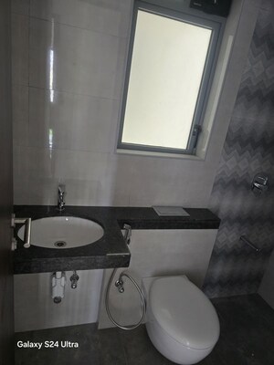 Team Area in 1.5 BHK Apartment at Kalpataru Elitus, Mulund West – for Rent