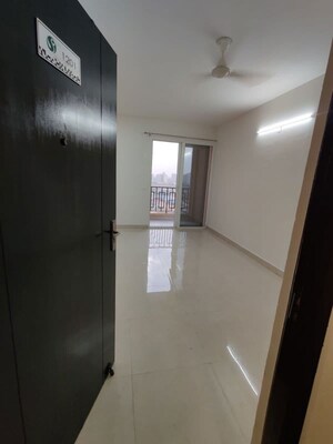 Room in 3 BHK Apartment at ROF Aalayas Phase 2, Sector 102 – for Sale