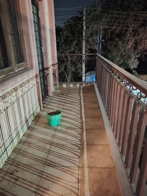 Balcony in 4 BHK Builder Floor at Sector 46 – for Rent
