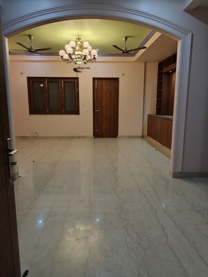Room in 4 BHK Builder Floor at Sector 46 – for Rent