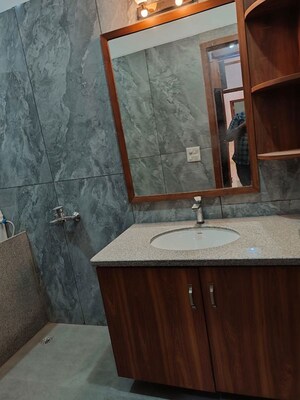 Furnished Amenities in 4 BHK Builder Floor at Sector 46 – for Rent