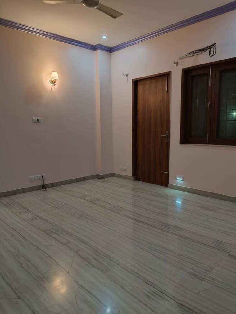 Room, sector 46 4 Bedroom 3250 Sq.Ft. Builder Floor In Sector 46 Faridabad 10611157