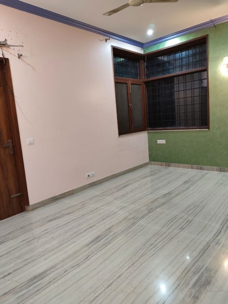 Room, sector 46 4 Bedroom 3250 Sq.Ft. Builder Floor In Sector 46 Faridabad 10611157