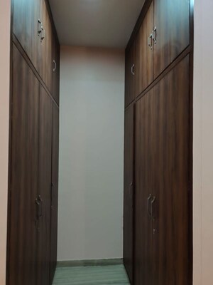 Furnished Amenities in 4 BHK Builder Floor at Sector 46 – for Rent