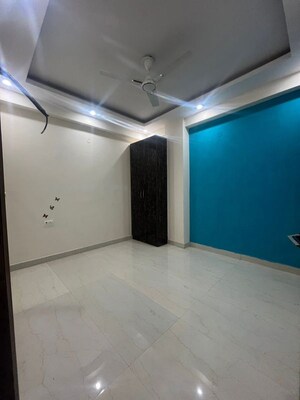 Room in 2 BHK Builder Floor at Saket – for Rent