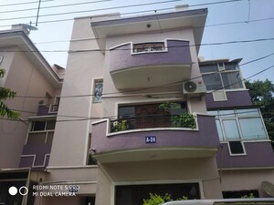 Kitchen in 2.5 BHK Builder Floor at Uppal Southend, Sector 49 – for Sale
