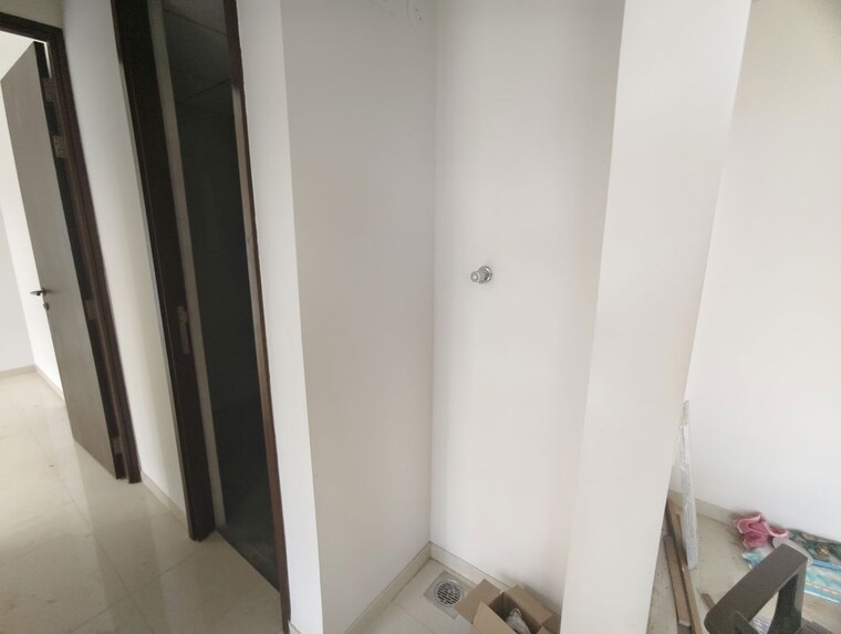Bathroom, kalpataru-elitus 1.5 Bedroom 500 Sq.Ft. Apartment In Mulund West Mumbai 10611190