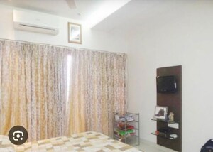 Bedroom in 2 BHK Apartment at Shantivan CHS Malad, Malad East – for Rent