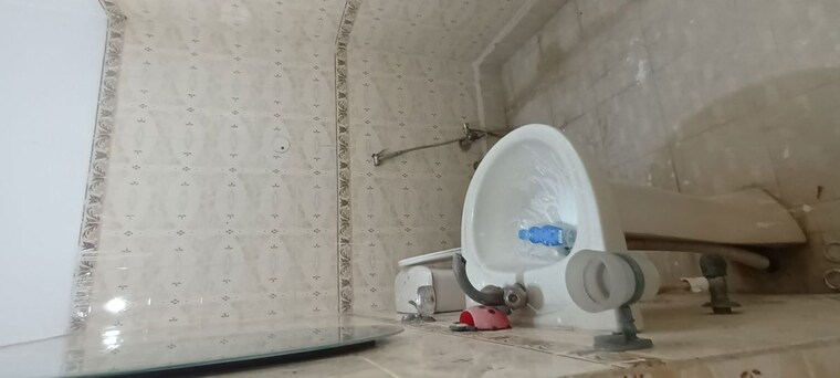 Bathroom, sector 16 3 Bedroom 2850 Sq.Ft. Independent House In Sector 16 Faridabad 10611191