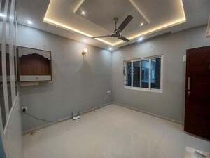 Room in 2 BHK Apartment at Godrej Aqua, International Airport Road – for Rent