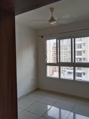 Room in 2 BHK Apartment at Godrej Aqua, International Airport Road – for Rent