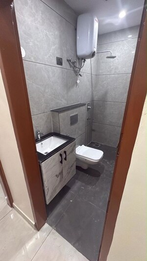 Bathroom in 1 BHK Builder Floor at Sector 31 – for Rent