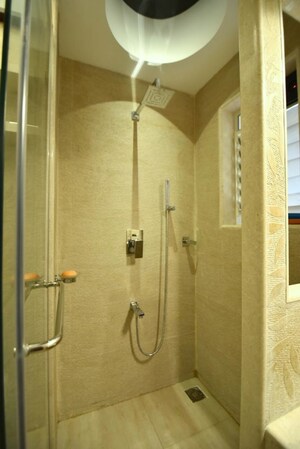 Furnished Amenities in 2 BHK Apartment at Tejraj Ramaratna, J M Road – for Rent