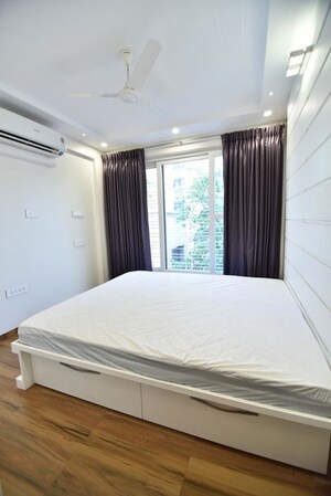 Bedroom in 2 BHK Apartment at Tejraj Ramaratna, J M Road – for Rent
