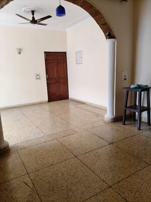 Room in 2.5 BHK Villa at Sector 30 – for Rent