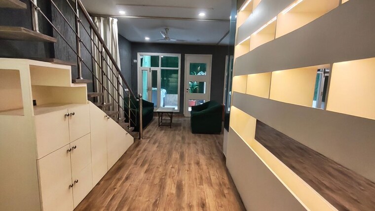 Room, sushant lok i 1 Bedroom 215 Sq.Yd. Builder Floor In Sushant Lok I Gurgaon 10611323