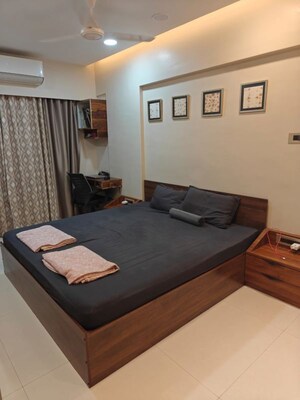 Bedroom in 2 BHK Apartment at PR Lido Towers, Santacruz West – for Rent