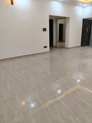 Room in 3.5 BHK Villa at Sector 46 – for Rent