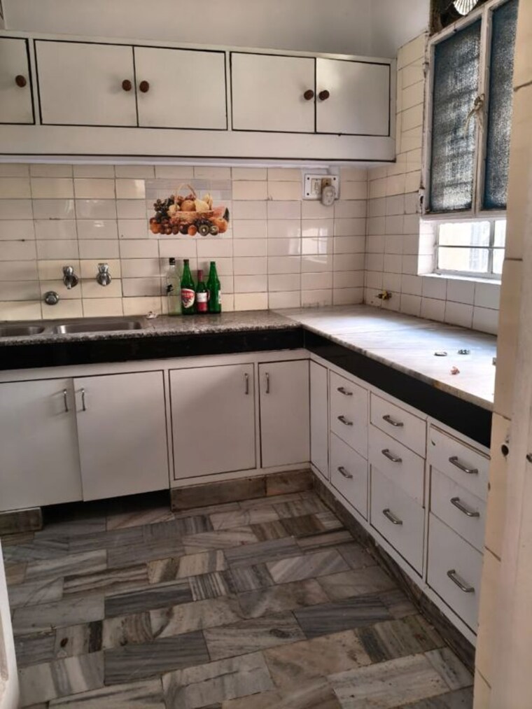 Kitchen, sector 46 3.5 Bedroom 300 Sq.Mt. Villa In Sector 46 Noida 10611348