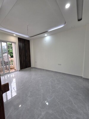 Room in 4 BHK Builder Floor at Green Fields Colony – for Sale