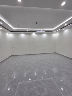 Room in 4 BHK Builder Floor at Green Fields Colony – for Sale