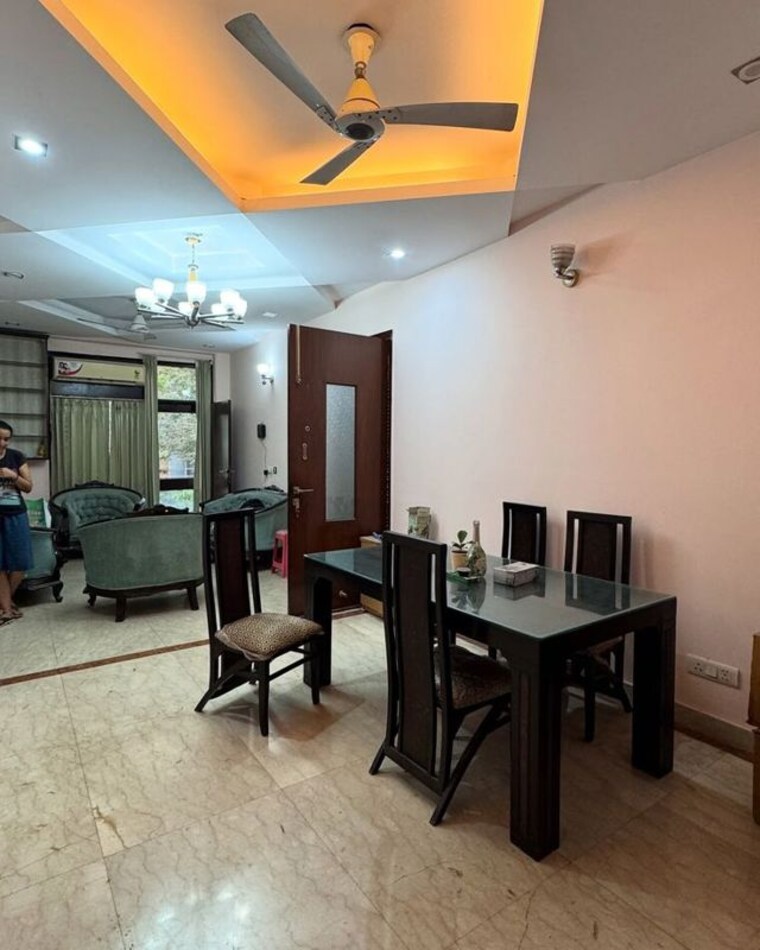 Gym, vinay khand 3 Pg For Girls In Vinay Khand 3 10611363