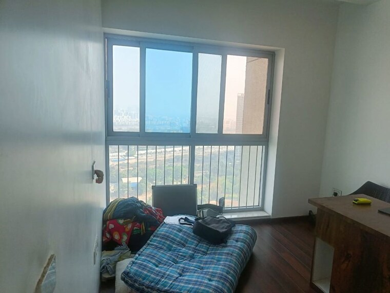 Bedroom, amanora-gateway-towers 2.5 Bedroom 1028 Sq.Ft. Apartment In Hadapsar Pune 10611361