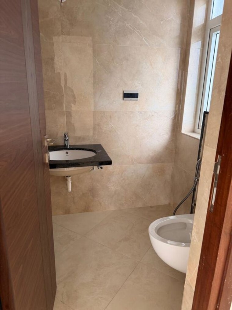 Bathroom, sumadhura-the-olympus 4 Bedroom 3315 Sq.Ft. Penthouse In Nanakramguda Hyderabad 10611371