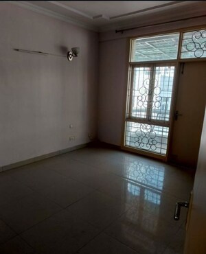 Room in 3 BHK Builder Floor at Sushant Lok Iii – for Sale